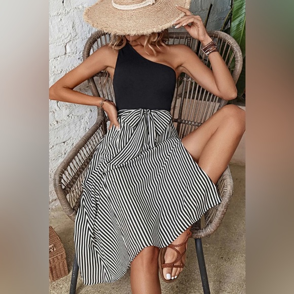 Striped One-Shoulder Slit Dress XL - Picture 2 of 5